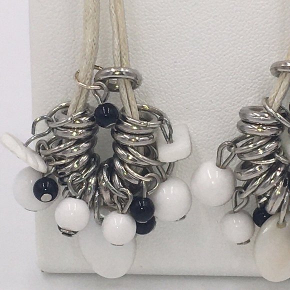 Black & White Plastic BEADS Silver Tone METAL CIRCLES Dangle Pierced EARRINGS - Picture 3 of 5